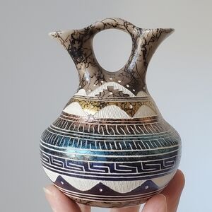 ✨️HOST PICK✨ Vintage Handmade Authentic Navajo Pottery Vase by Hilda Whitegoat